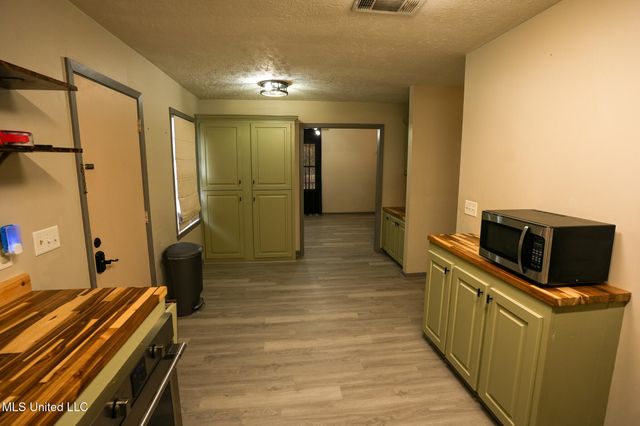 131 Chapel Clliff Drive, Raymond, MS 39154