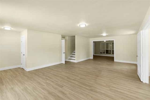 6112 W Poly Webb Road, Arlington, TX 76016