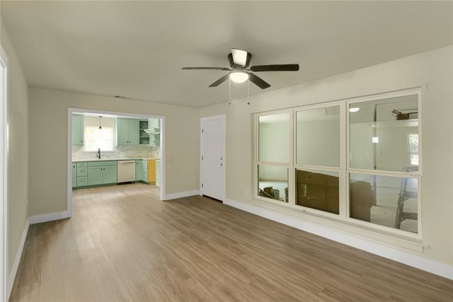 6112 W Poly Webb Road, Arlington, TX 76016