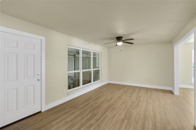 6112 W Poly Webb Road, Arlington, TX 76016