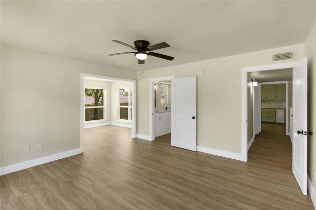 6112 W Poly Webb Road, Arlington, TX 76016