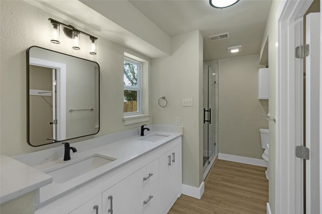 6112 W Poly Webb Road, Arlington, TX 76016