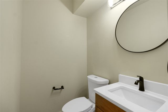 6112 W Poly Webb Road, Arlington, TX 76016