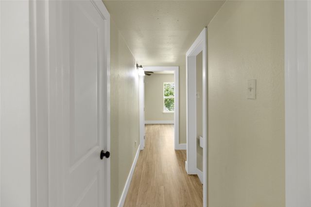 6112 W Poly Webb Road, Arlington, TX 76016