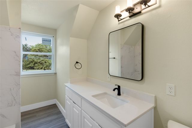 6112 W Poly Webb Road, Arlington, TX 76016