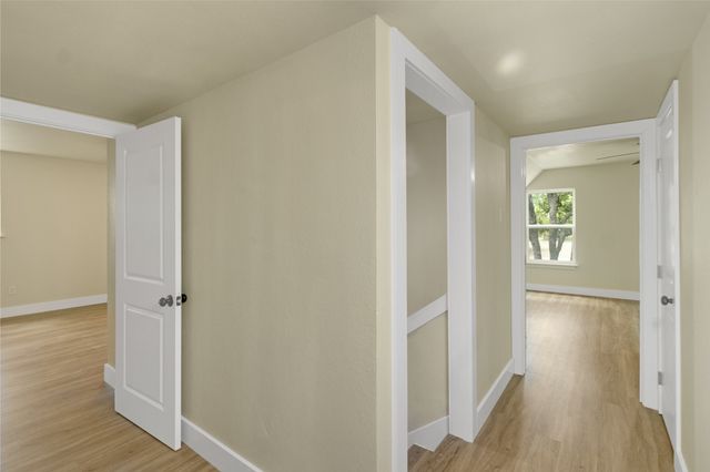6112 W Poly Webb Road, Arlington, TX 76016