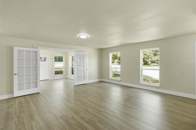6112 W Poly Webb Road, Arlington, TX 76016