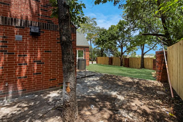 6112 W Poly Webb Road, Arlington, TX 76016