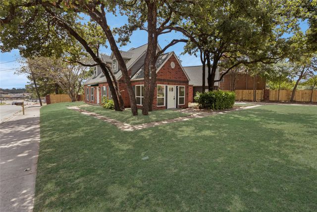 6112 W Poly Webb Road, Arlington, TX 76016