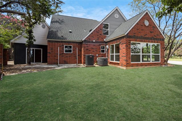 6112 W Poly Webb Road, Arlington, TX 76016