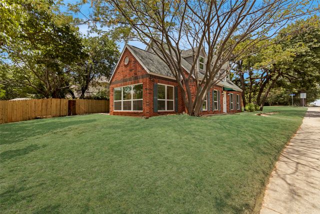 6112 W Poly Webb Road, Arlington, TX 76016