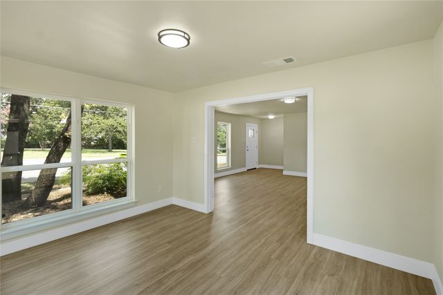 6112 W Poly Webb Road, Arlington, TX 76016