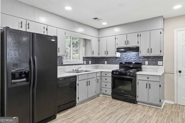 8227 Englewood Trail, Riverdale, GA 30274