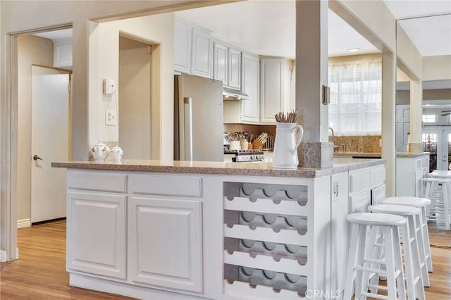 8819 Glider, Los Angeles, CA 90045