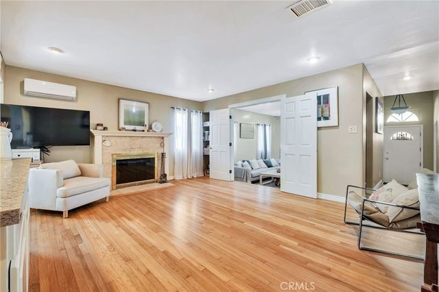 8819 Glider, Los Angeles, CA 90045