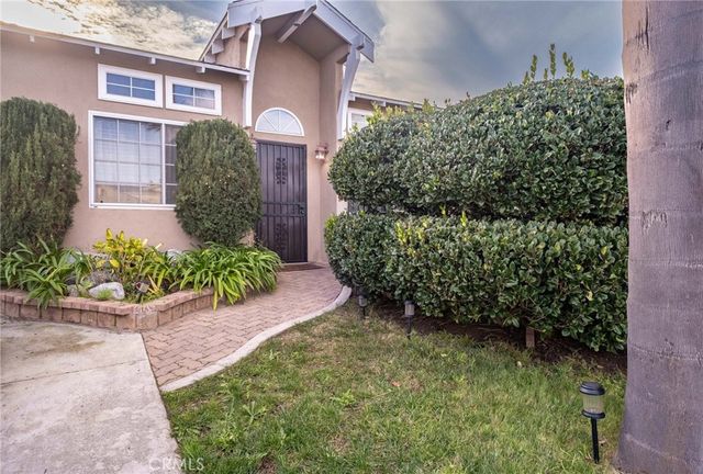 8819 Glider, Los Angeles, CA 90045