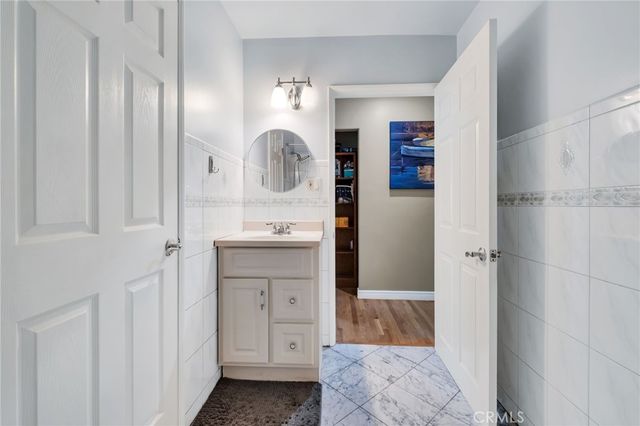 8819 Glider, Los Angeles, CA 90045