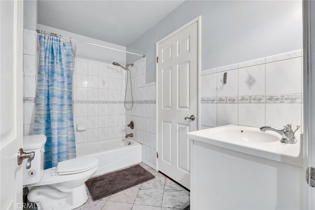 8819 Glider, Los Angeles, CA 90045