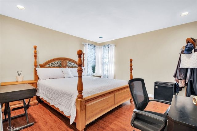 8819 Glider, Los Angeles, CA 90045