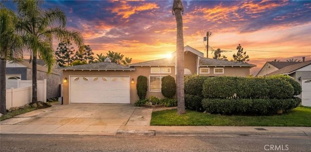 8819 Glider, Los Angeles, CA 90045