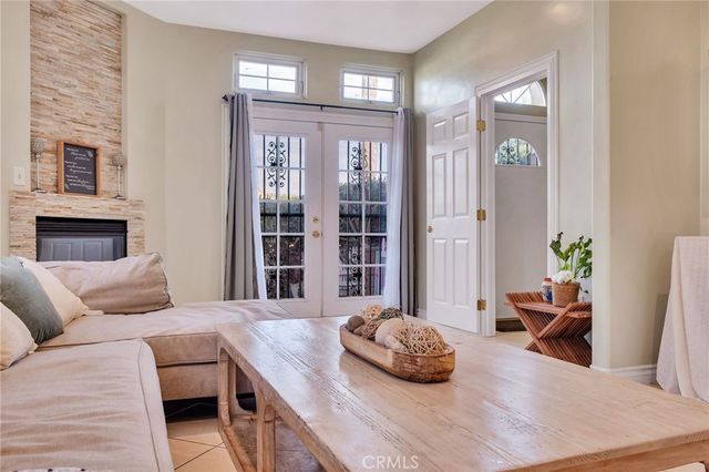 8819 Glider, Los Angeles, CA 90045