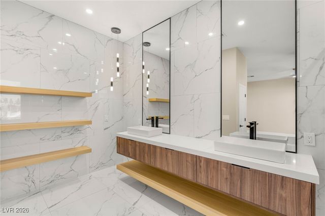 2104 Inverness Drive, Henderson, NV 89074