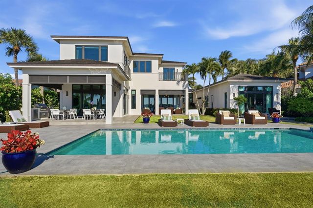825 W Oyster Lane, Lantana, FL 33462
