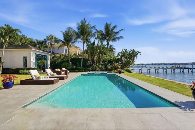 825 W Oyster Lane, Lantana, FL 33462