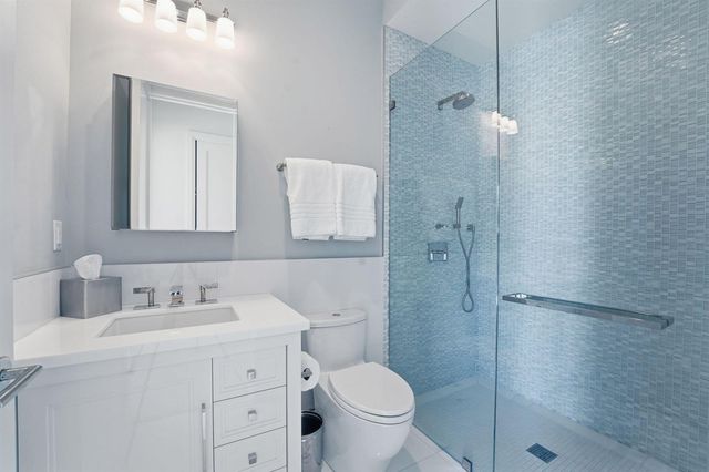 825 W Oyster Lane, Lantana, FL 33462