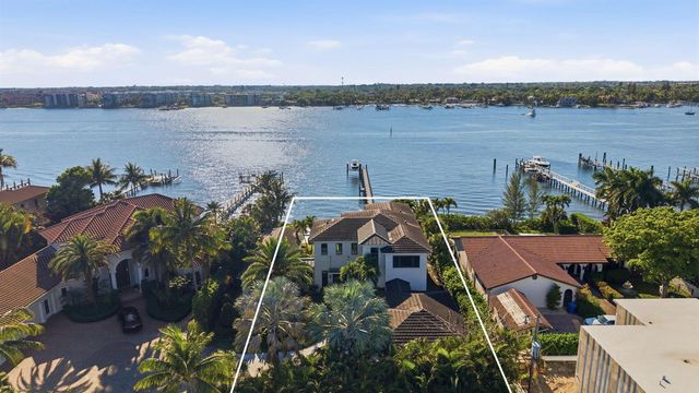 825 W Oyster Lane, Lantana, FL 33462