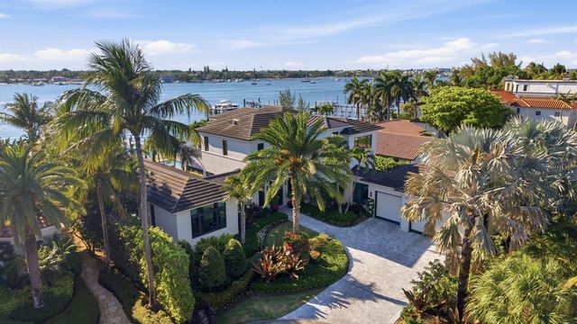 825 W Oyster Lane, Lantana, FL 33462