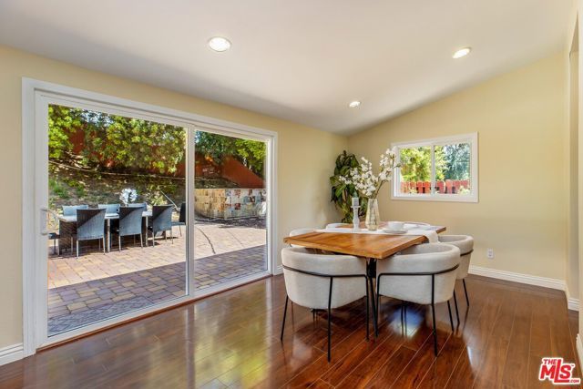 20411 Hatteras Street, Woodland Hills (los Angeles), CA 91367