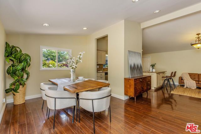 20411 Hatteras Street, Woodland Hills (los Angeles), CA 91367