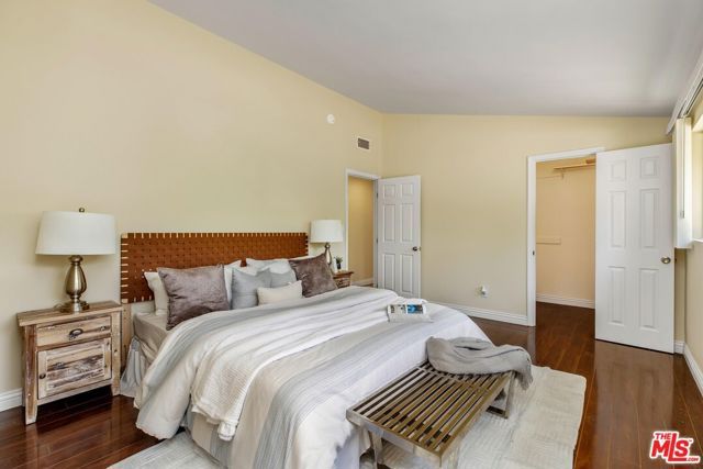 20411 Hatteras Street, Woodland Hills (los Angeles), CA 91367
