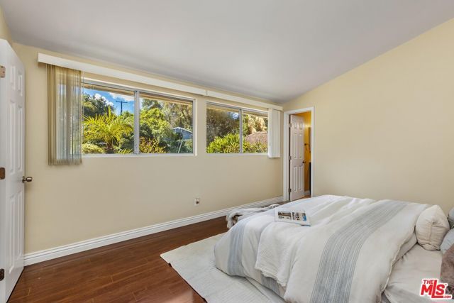 20411 Hatteras Street, Woodland Hills (los Angeles), CA 91367