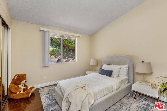 20411 Hatteras Street, Woodland Hills (los Angeles), CA 91367