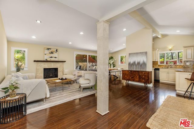 20411 Hatteras Street, Woodland Hills (los Angeles), CA 91367