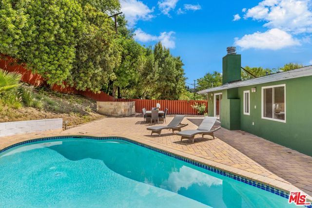 20411 Hatteras Street, Woodland Hills (los Angeles), CA 91367