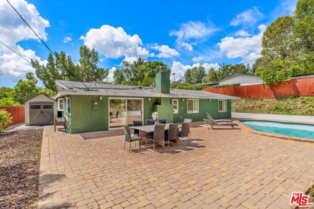 20411 Hatteras Street, Woodland Hills (los Angeles), CA 91367