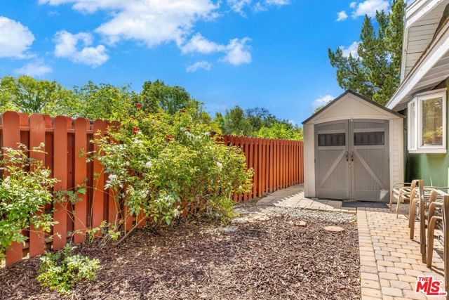 20411 Hatteras Street, Woodland Hills (los Angeles), CA 91367