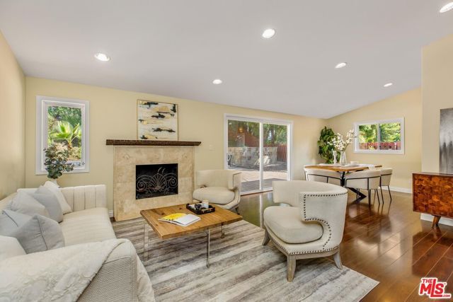 20411 Hatteras Street, Woodland Hills (los Angeles), CA 91367