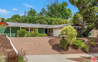 20411 Hatteras Street, Woodland Hills (los Angeles), CA 91367