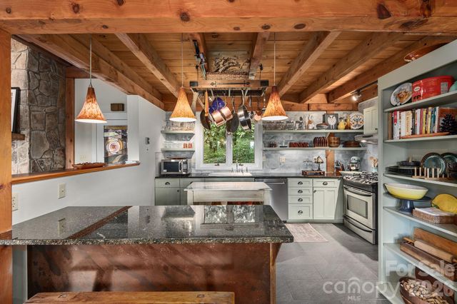 107 Buffalo Trail, Asheville, NC 28805