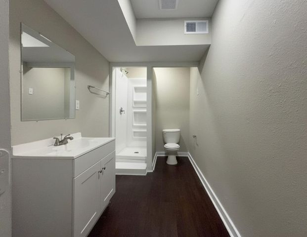 2214 5th Avenue N, Texas City, TX 77590