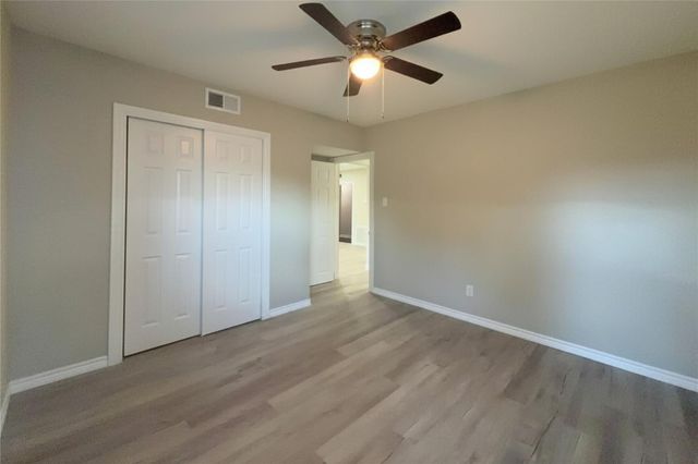 2214 5th Avenue N, Texas City, TX 77590