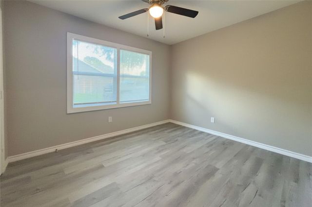 2214 5th Avenue N, Texas City, TX 77590