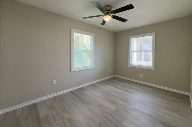 2214 5th Avenue N, Texas City, TX 77590