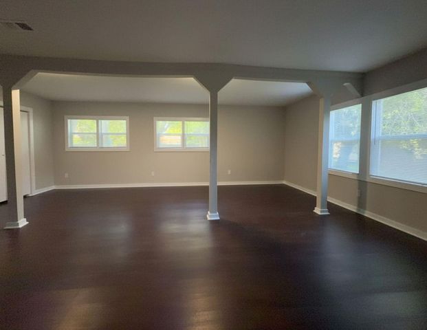 2214 5th Avenue N, Texas City, TX 77590