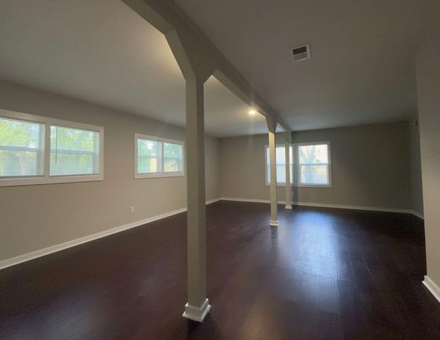 2214 5th Avenue N, Texas City, TX 77590