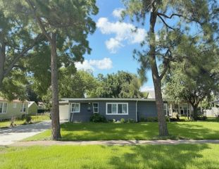 2214 5th Avenue N, Texas City, TX 77590